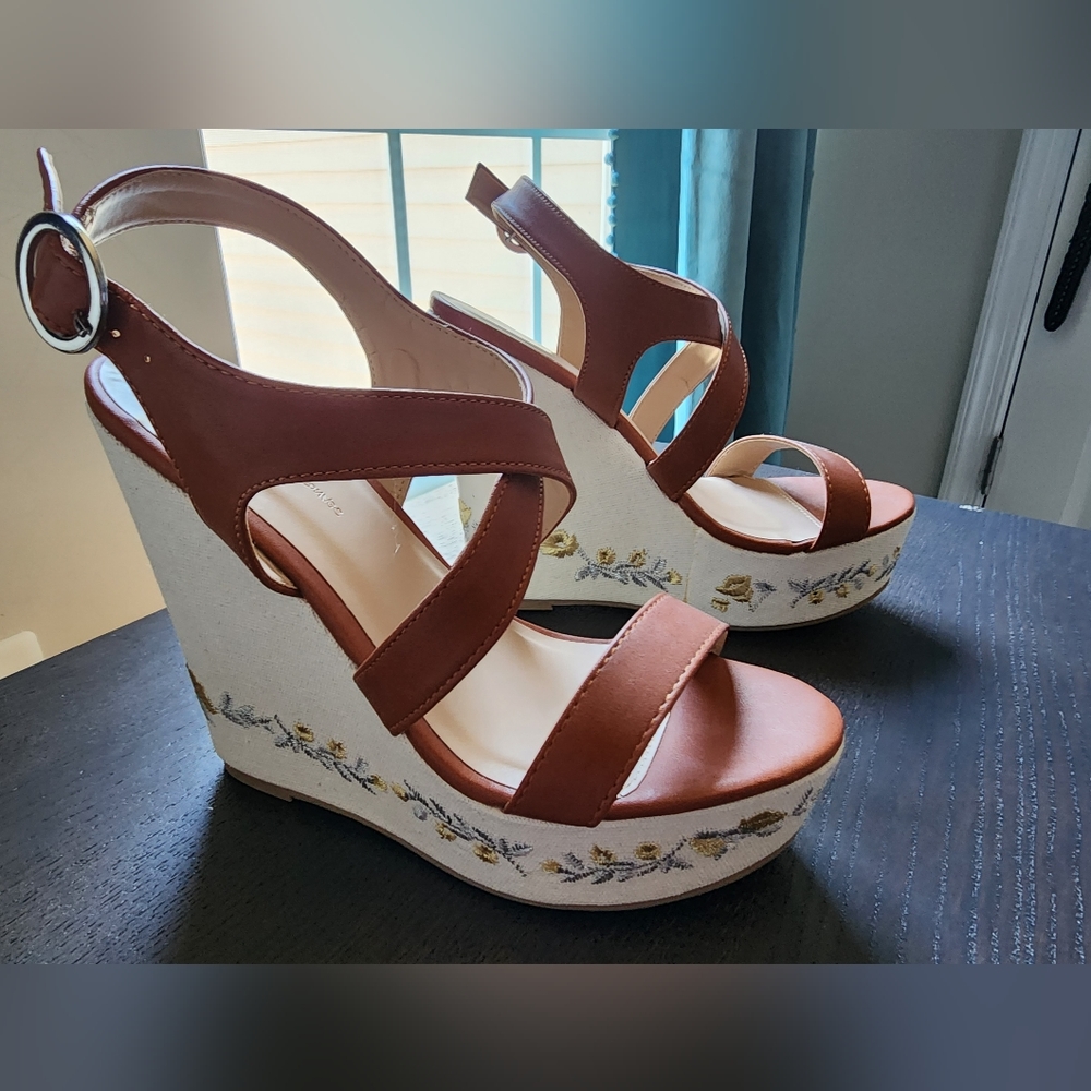 Women wedges